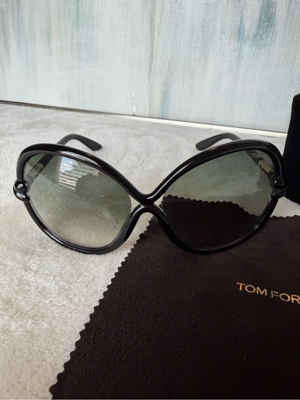 Tom Ford TF185 Sonja 01B Women’s Oversized Black Designer Sunglasses with Case
